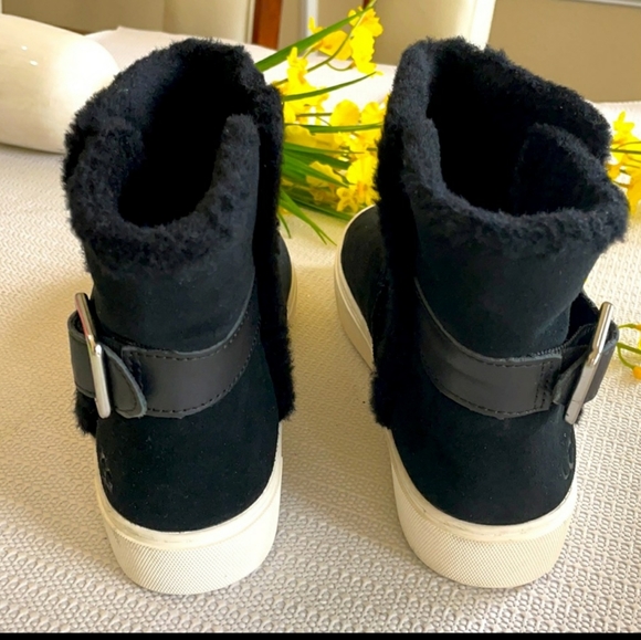 UGG Aika Boots - Picture 6 of 13